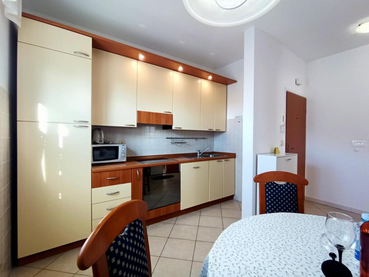 Apartments Jelovac Porec Exterior photo